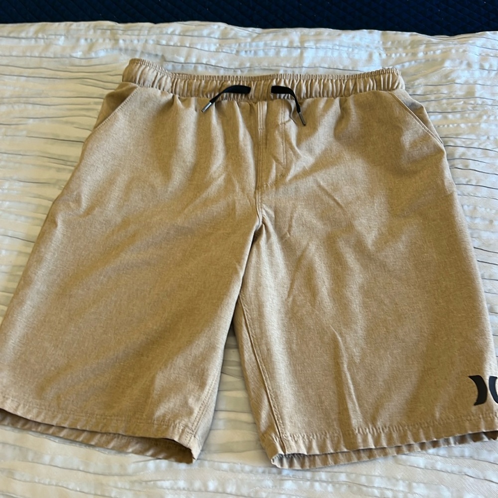Hurley boys size large 12 to 13-year-old khaki shorts drawstring